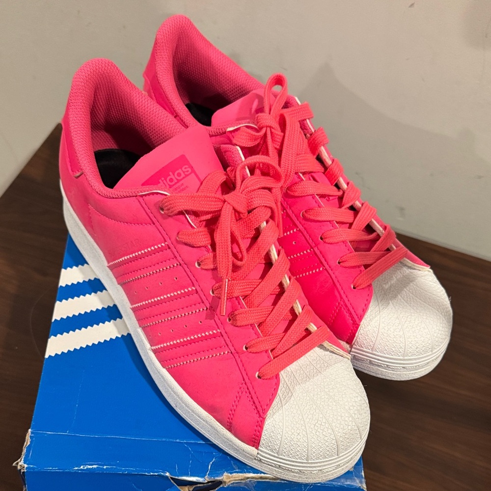 Adidas Women's Bright Pink Sneakers men’s 8.5 women’s 9.5